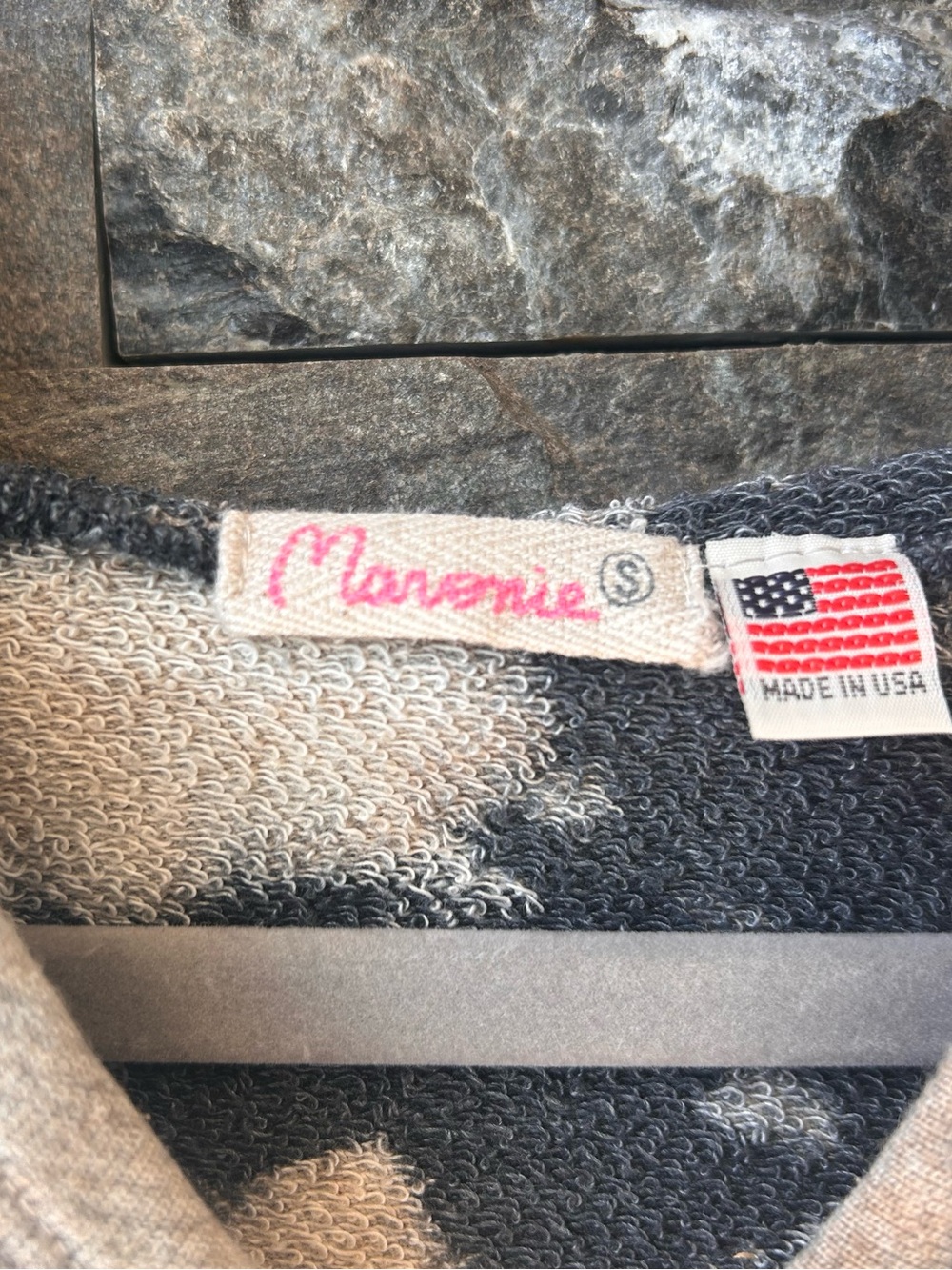 Maronie Reverse Tie Dye Cropped V-Neck Hoodie - Picture 4 of 4
